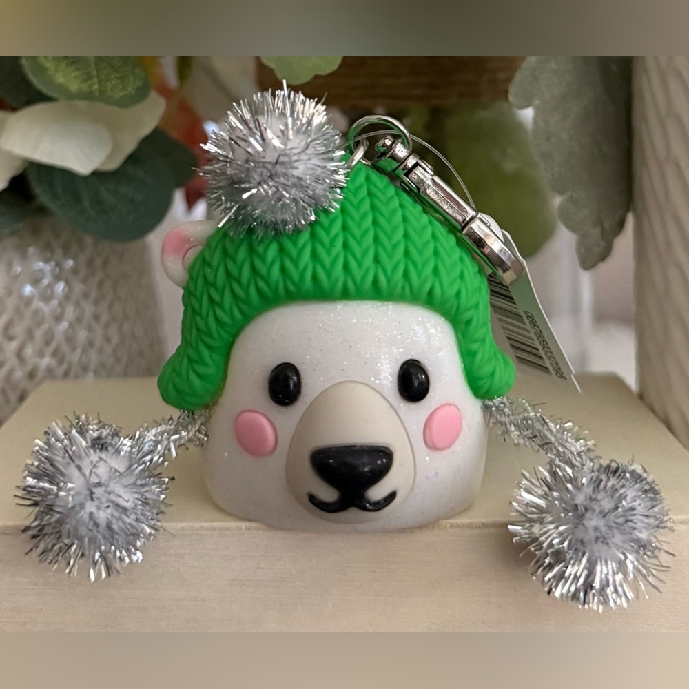 🆕🐻‍❄️ BATH & BODY WORKS LIMITED, EDITION BEAR WITH POM-POMS POCKETBAC HOLDER